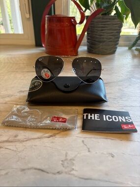 EUC Polarized Ray-Ban Aviator Sunglasses